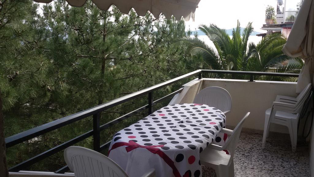 Nea Peramos Large Apartment Near The Beach Exterior foto